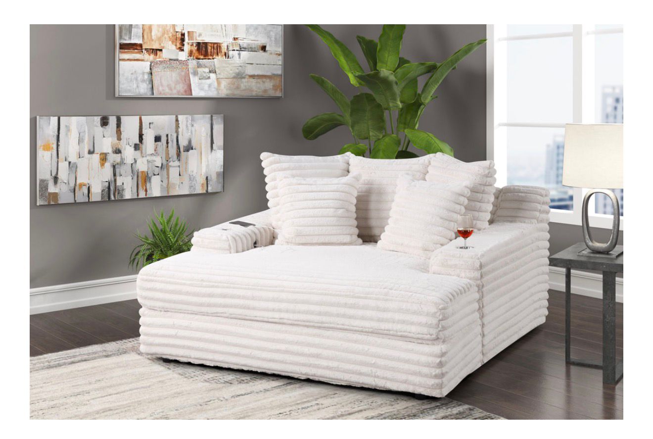 Chaise Lounge